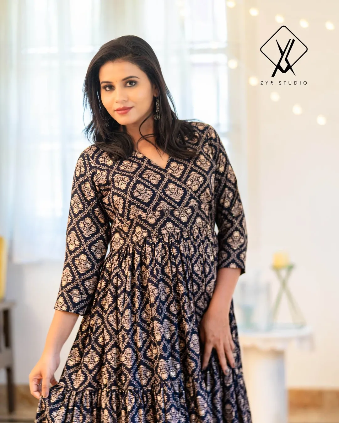 MILA - Flowy Gown Pattern (Black)