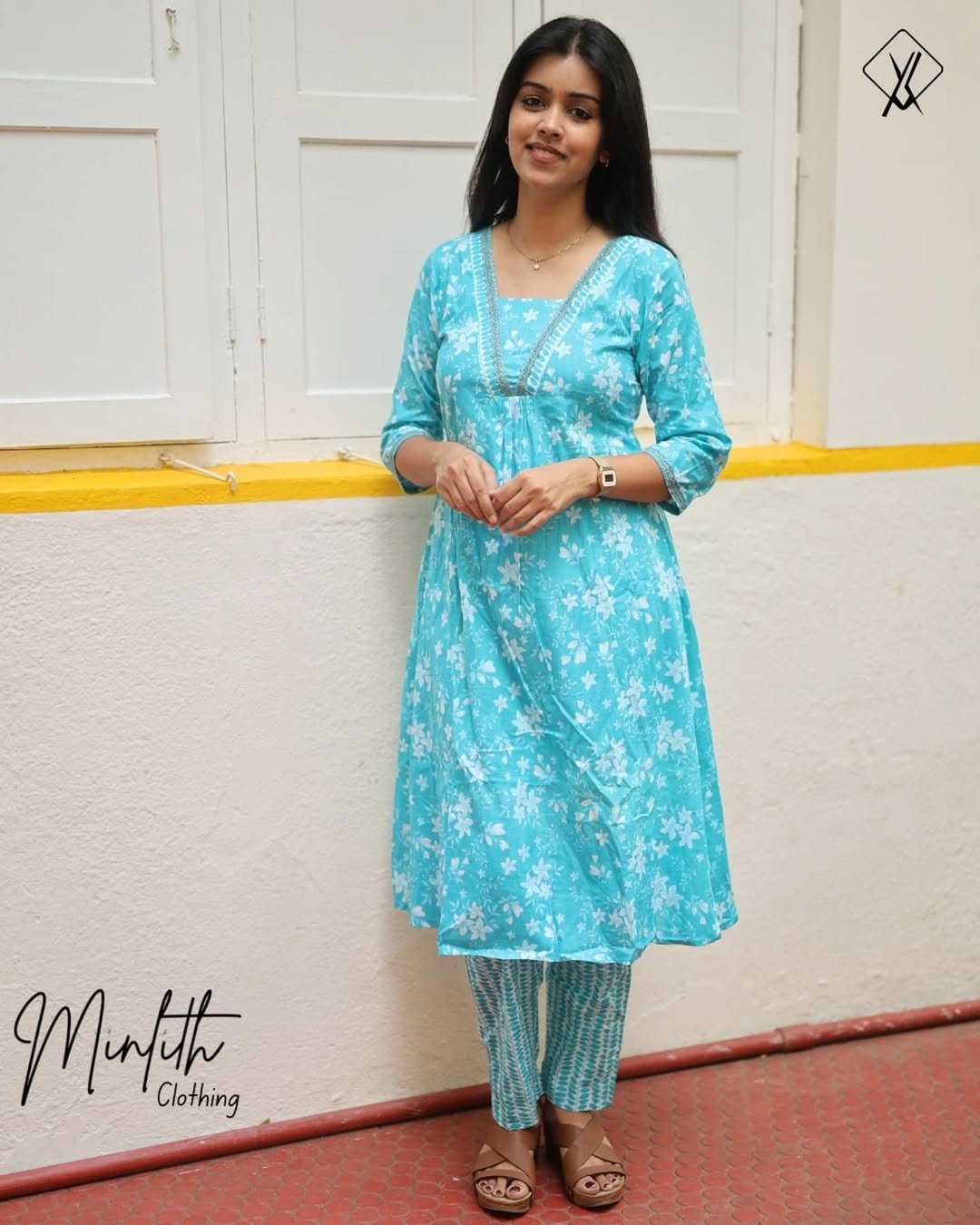 HUDA - Collared Lace Neck Kurti Set