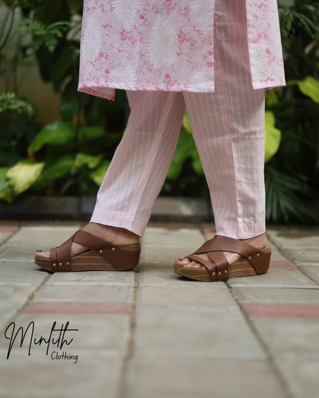 PINKY - Collared Lace Neck Kurti Set - Image 5