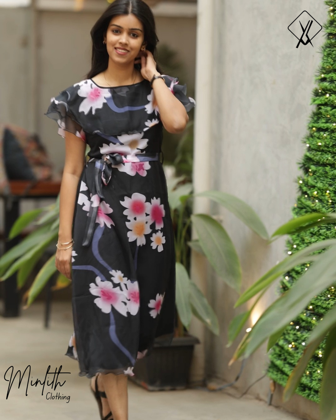 ALMIRA- CAPE -STYLE GOWN